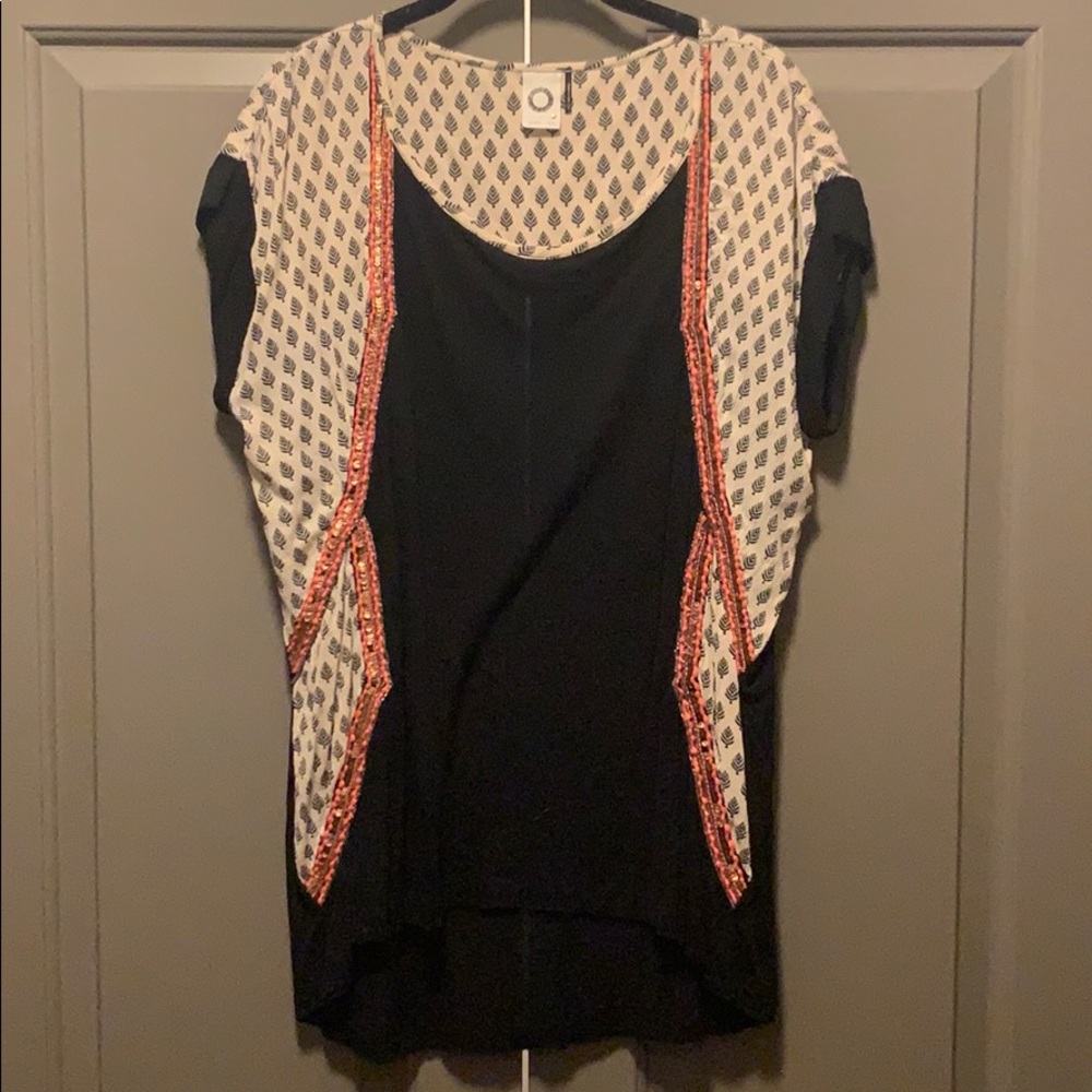 Adorable detailed top